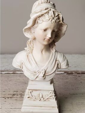 Decorative Cream Bust Sculpture VTG Elegant Home Art Accent K’s Collection